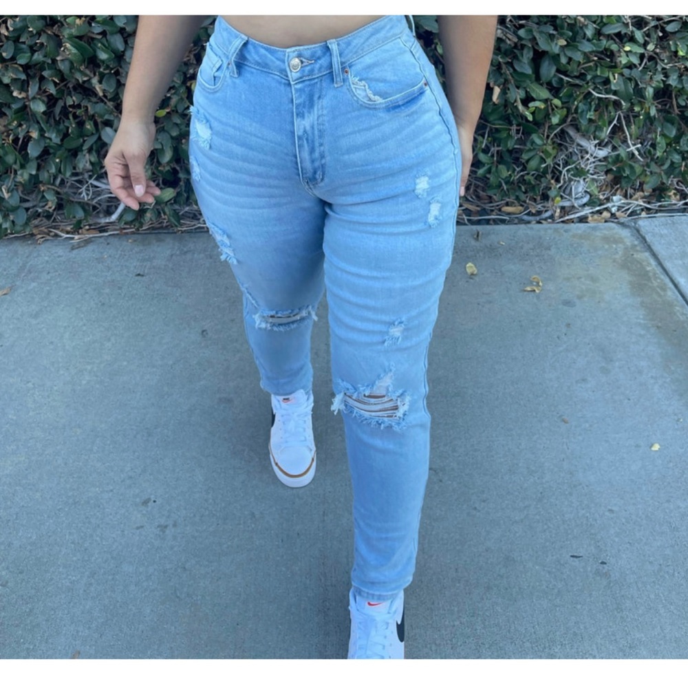 💎Ripped High Waisted Mom Jeans🌹